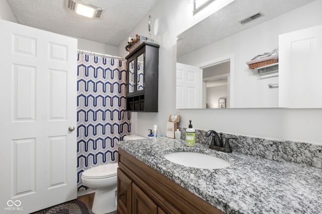 5924 Highgate Circle E, Indianapolis, IN 46250