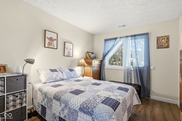 5924 Highgate Circle E, Indianapolis, IN 46250