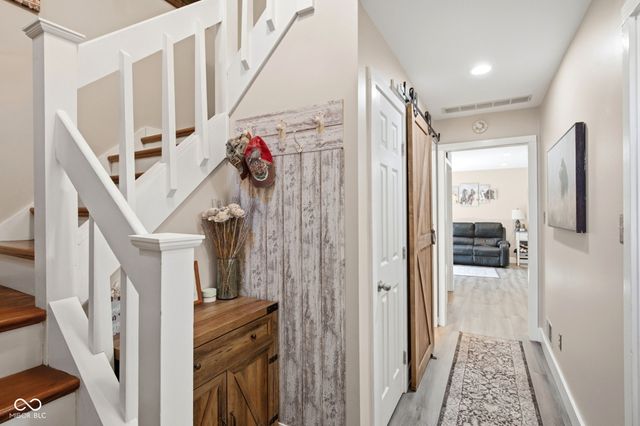 5924 Highgate Circle E, Indianapolis, IN 46250