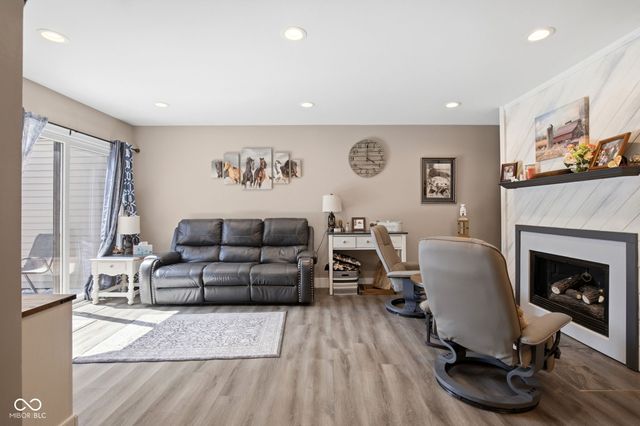 5924 Highgate Circle E, Indianapolis, IN 46250