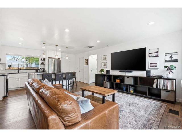 2815 S Glencoe St, Denver, CO 80222