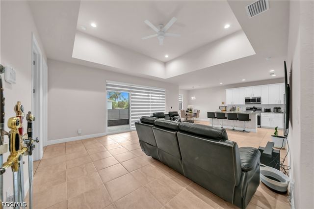 384 Neighborly RD, Labelle, FL 33935