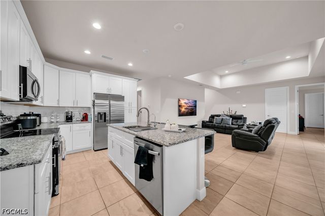 384 Neighborly RD, Labelle, FL 33935