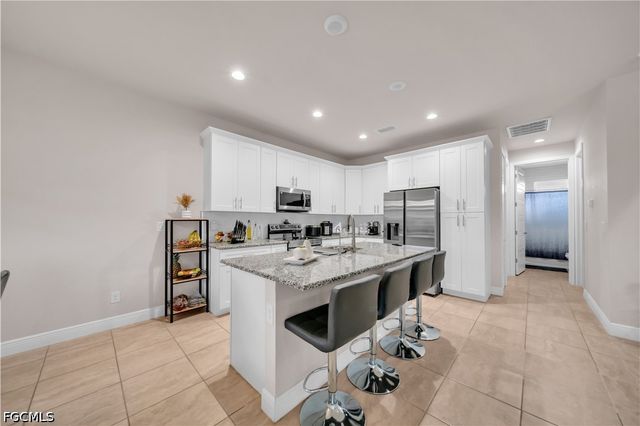 384 Neighborly RD, Labelle, FL 33935