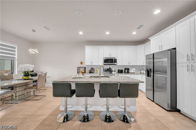 384 Neighborly RD, Labelle, FL 33935