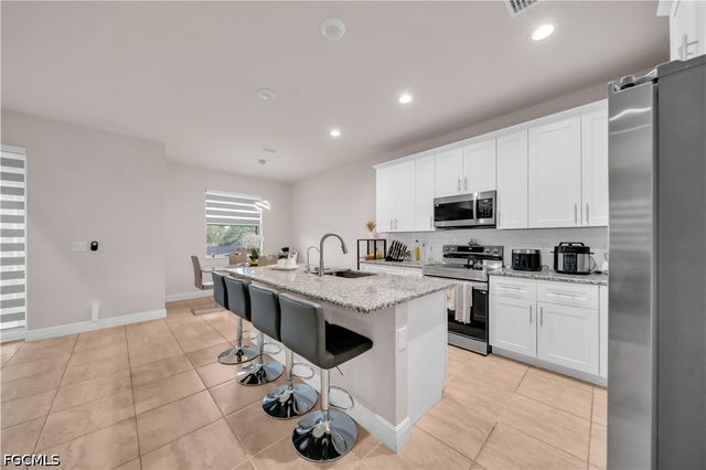 384 Neighborly RD, Labelle, FL 33935