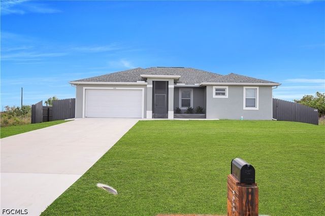 384 Neighborly RD, Labelle, FL 33935