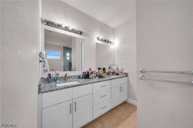 384 Neighborly RD, Labelle, FL 33935