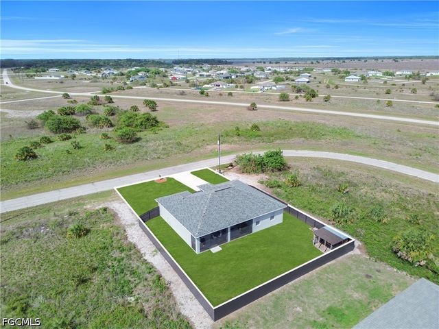 384 Neighborly RD, Labelle, FL 33935