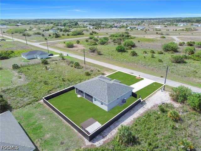 384 Neighborly RD, Labelle, FL 33935