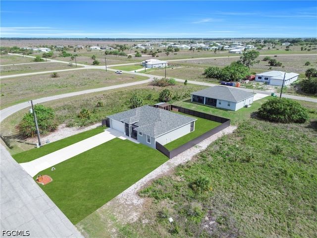 384 Neighborly RD, Labelle, FL 33935