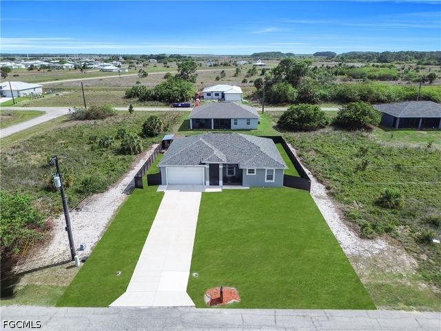 384 Neighborly RD, Labelle, FL 33935