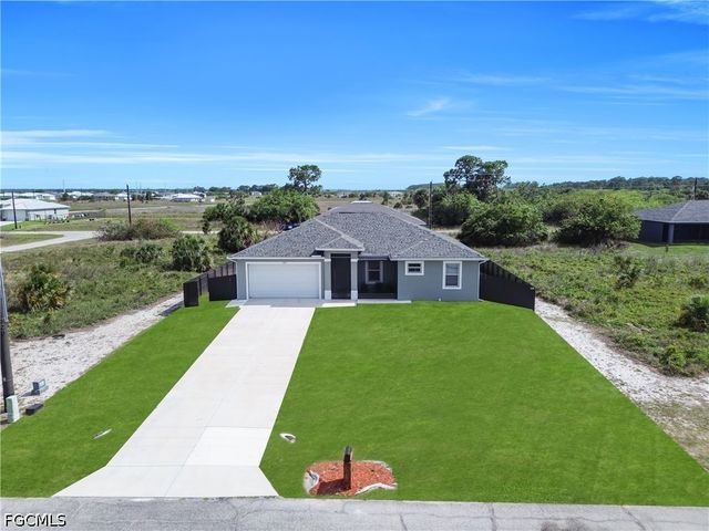 384 Neighborly RD, Labelle, FL 33935