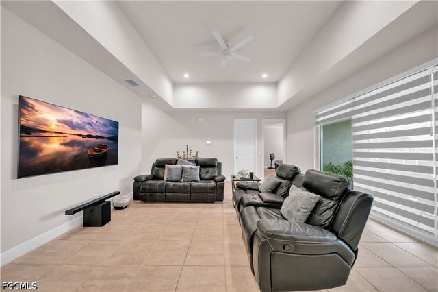 384 Neighborly RD, Labelle, FL 33935