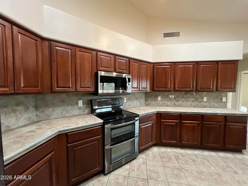 17568 W COPPER RIDGE Drive, Goodyear, AZ 85338 — photo 2