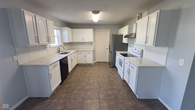 5064 Gunston Lane, Plainfield, IN 46168