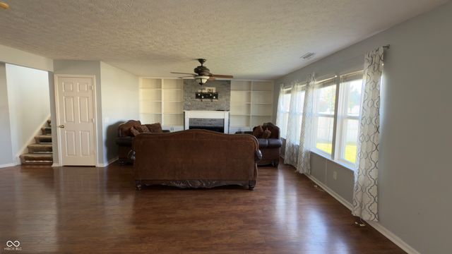 5064 Gunston Lane, Plainfield, IN 46168