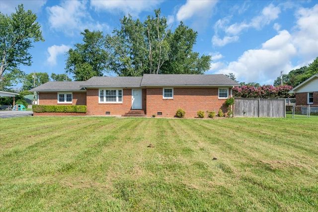 611 Henley St, Manchester, TN 37355