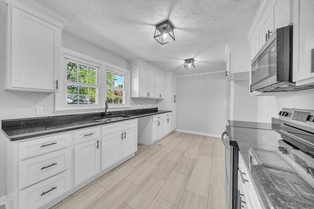 611 Henley St, Manchester, TN 37355