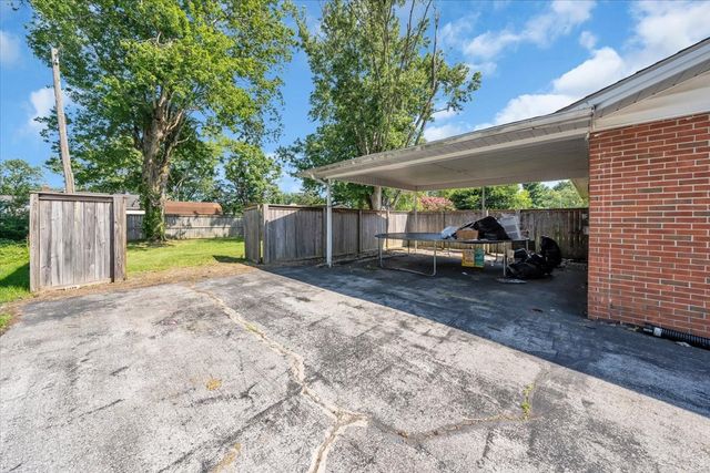 611 Henley St, Manchester, TN 37355