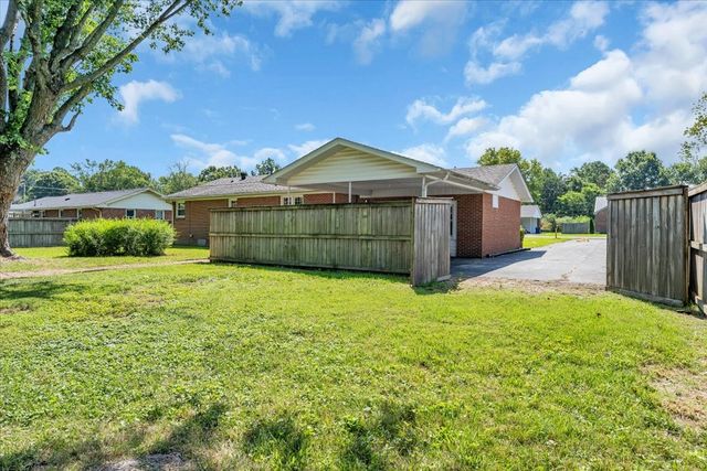 611 Henley St, Manchester, TN 37355