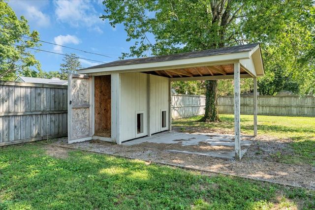 611 Henley St, Manchester, TN 37355