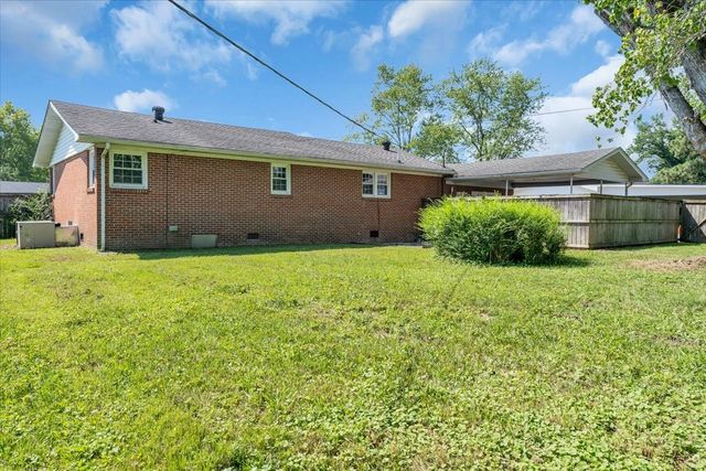 611 Henley St, Manchester, TN 37355