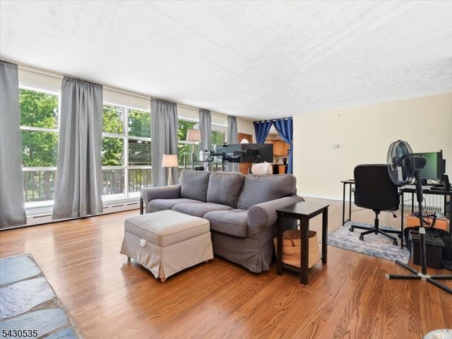 15 Valley View Ave, Randolph Twp., NJ 07869