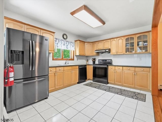 15 Valley View Ave, Randolph Twp., NJ 07869