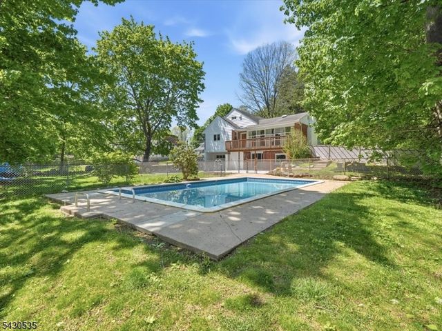 15 Valley View Ave, Randolph Twp., NJ 07869