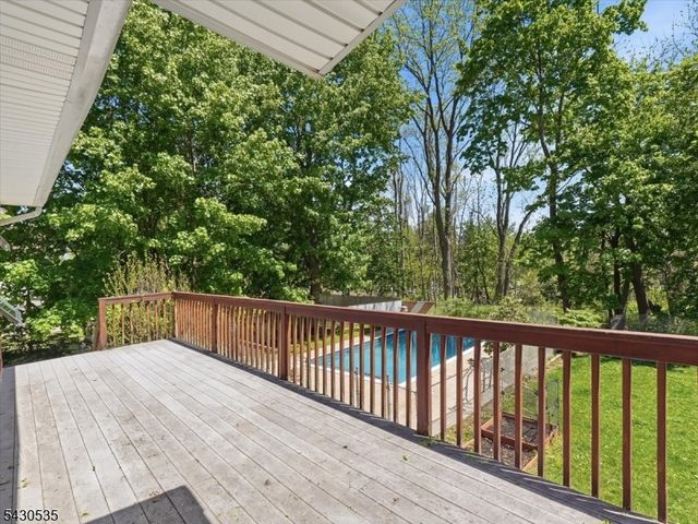 15 Valley View Ave, Randolph Twp., NJ 07869