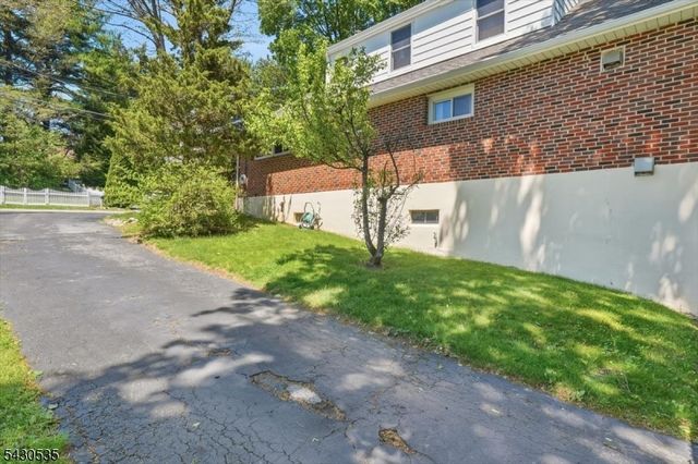 15 Valley View Ave, Randolph Twp., NJ 07869