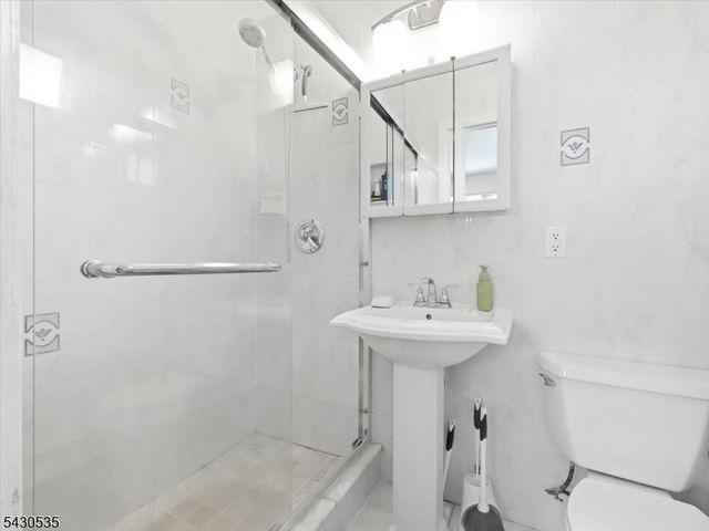 15 Valley View Ave, Randolph Twp., NJ 07869