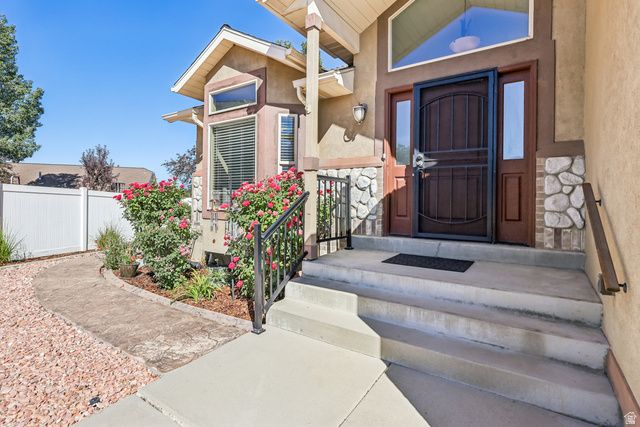 8022 S PEREGRINE PL, Sandy, UT 84094