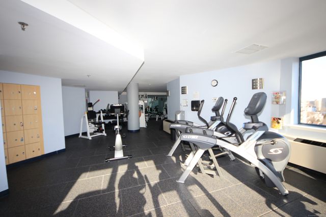 25 Forest Street 11M, Stamford, CT 06901