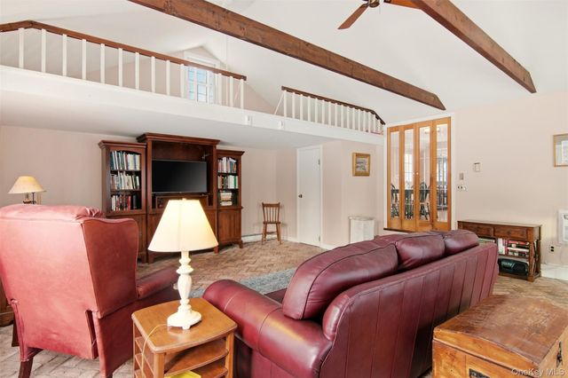 10 Catalpa Lane, Stony Brook, NY 11790