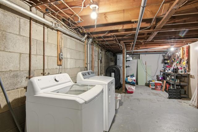 10 Catalpa Lane, Stony Brook, NY 11790