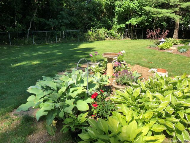 10 Catalpa Lane, Stony Brook, NY 11790