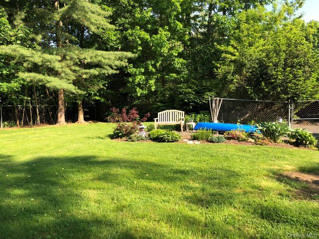 10 Catalpa Lane, Stony Brook, NY 11790