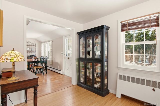 10 Catalpa Lane, Stony Brook, NY 11790