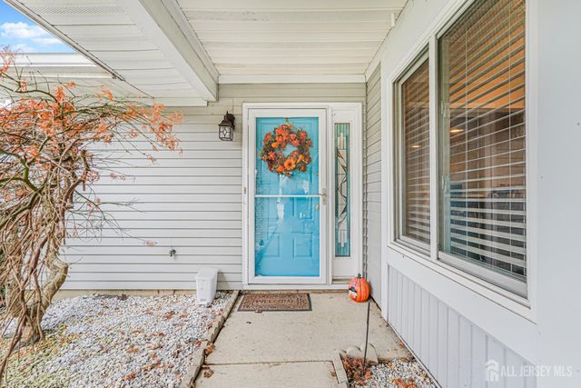 732 Ralston Plaza A, Monroe, NJ 08831