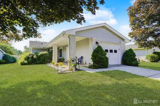 732 Ralston Plaza A, Monroe, NJ 08831