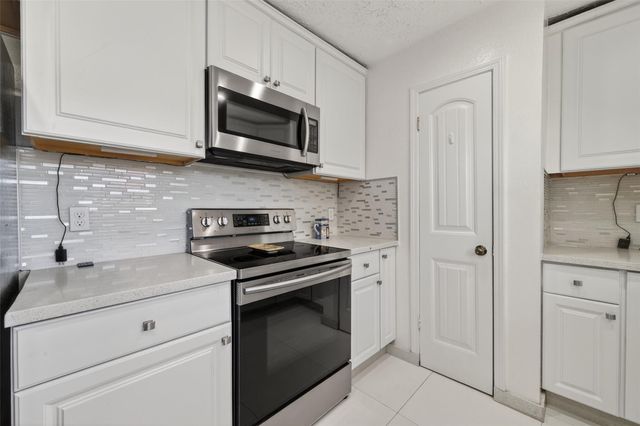 7226 Skybright Lane, Houston, TX 77095