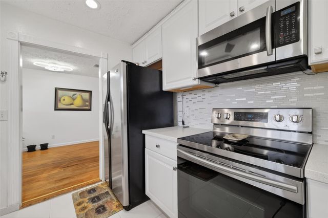 7226 Skybright Lane, Houston, TX 77095