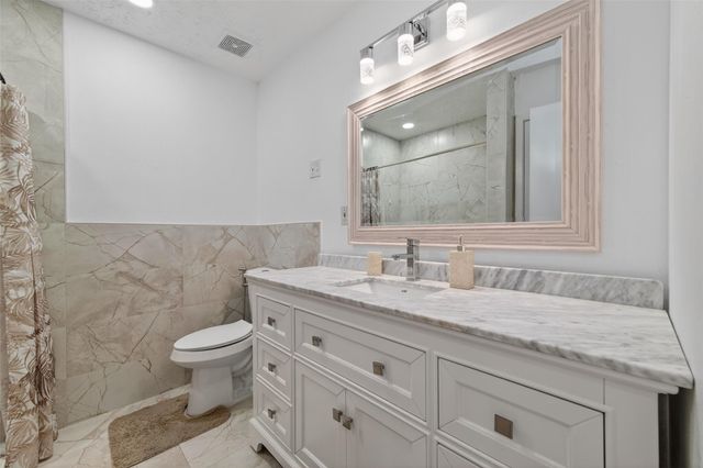 7226 Skybright Lane, Houston, TX 77095