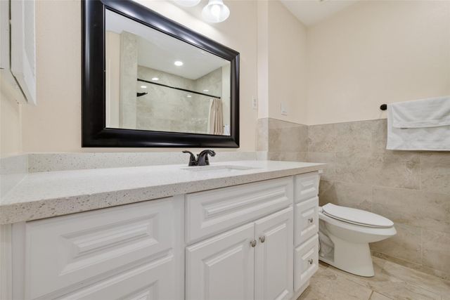 7226 Skybright Lane, Houston, TX 77095