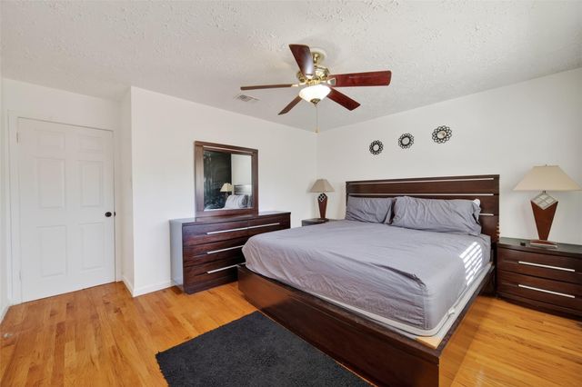 7226 Skybright Lane, Houston, TX 77095