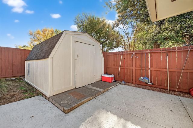 7226 Skybright Lane, Houston, TX 77095