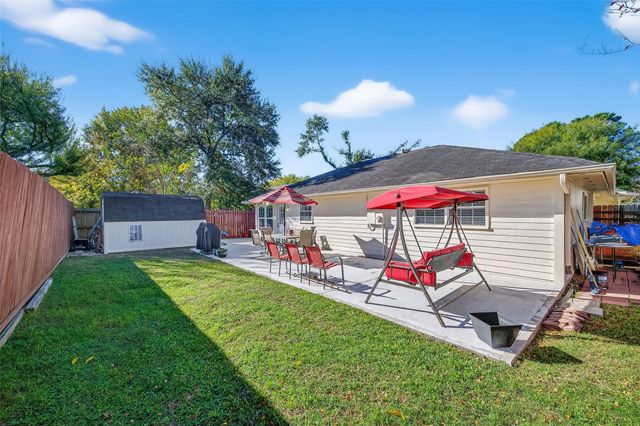 7226 Skybright Lane, Houston, TX 77095