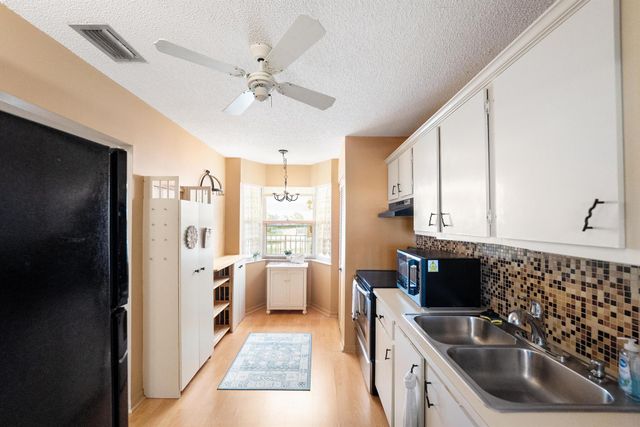 422 Grove Isle Circle, Vero Beach, FL 32962